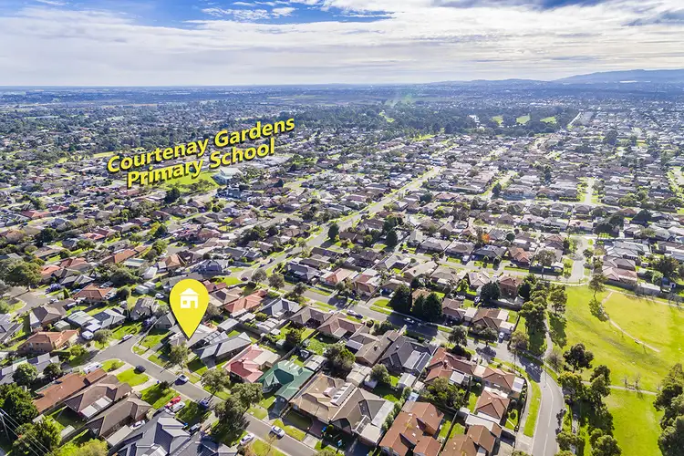 Sixth view of Homely house listing, 15 Elda Court, Cranbourne North VIC 3977