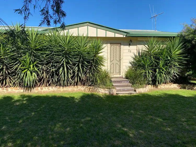 28 Lawson Street, Parkes NSW 2870