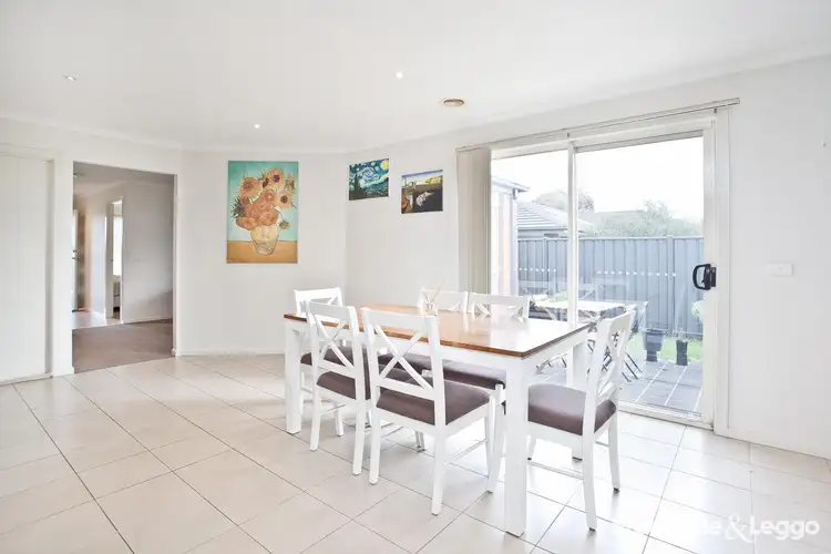 Fifth view of Homely house listing, 2 Stapehill Court, Deer Park VIC 3023