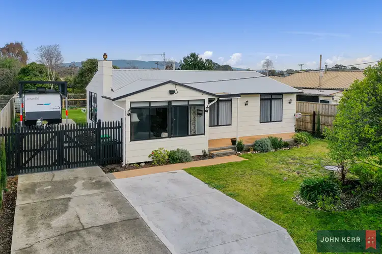 15 Thoresby Street, Newborough VIC 3825