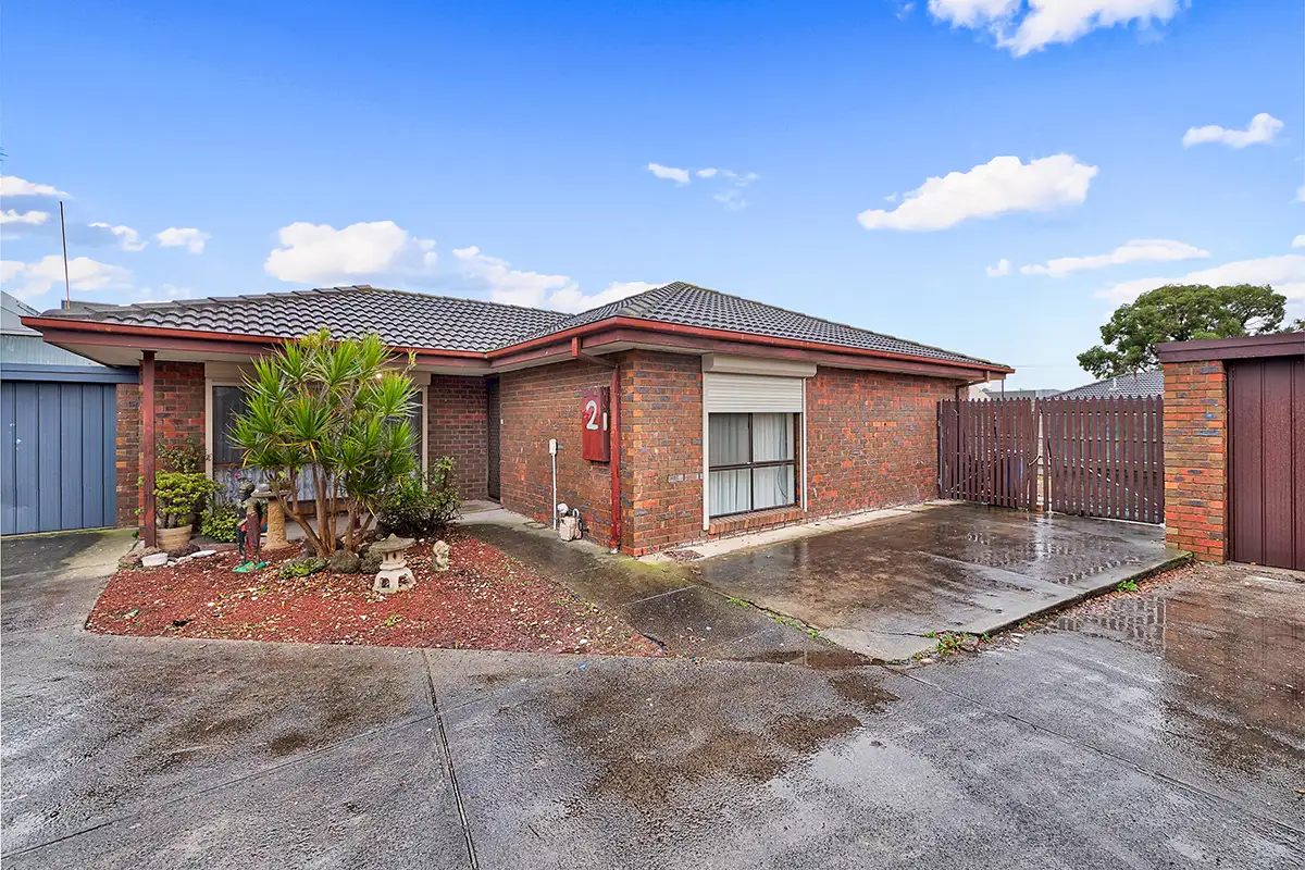Main view of Homely unit listing, 2/5 Normanby Street, Cranbourne VIC 3977