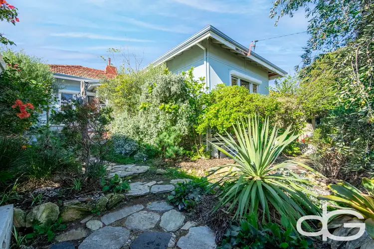 16 Gibson Street, Beaconsfield WA 6162