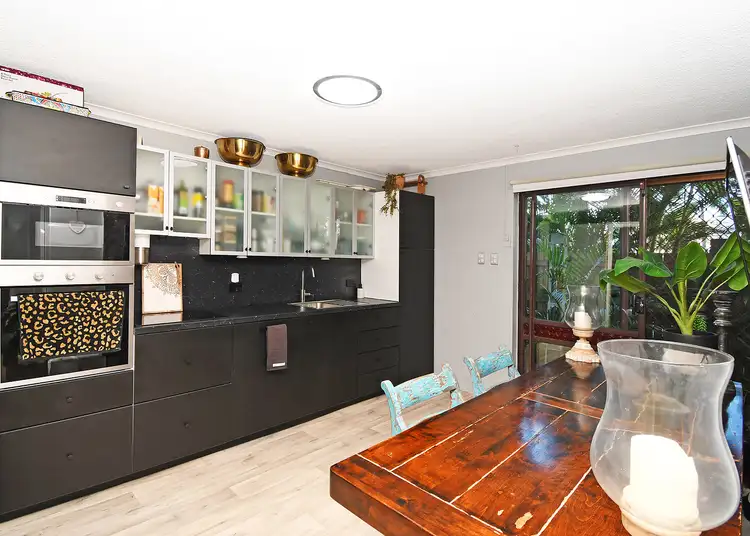 2/372 Esplanade, Scarness QLD 4655