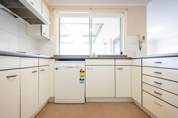 Sixth view of Homely house listing, 2 Matthew Close, Griffith NSW 2680