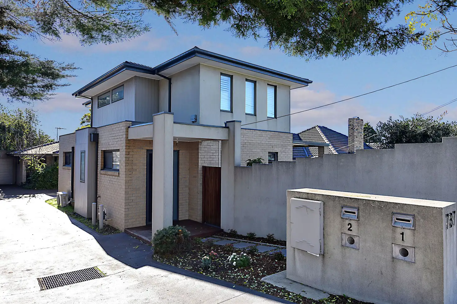 Main view of Homely townhouse listing, 1/737 South Road, Bentleigh East VIC 3165