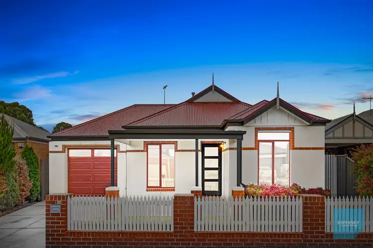15 Strutt Place, Caroline Springs VIC 3023