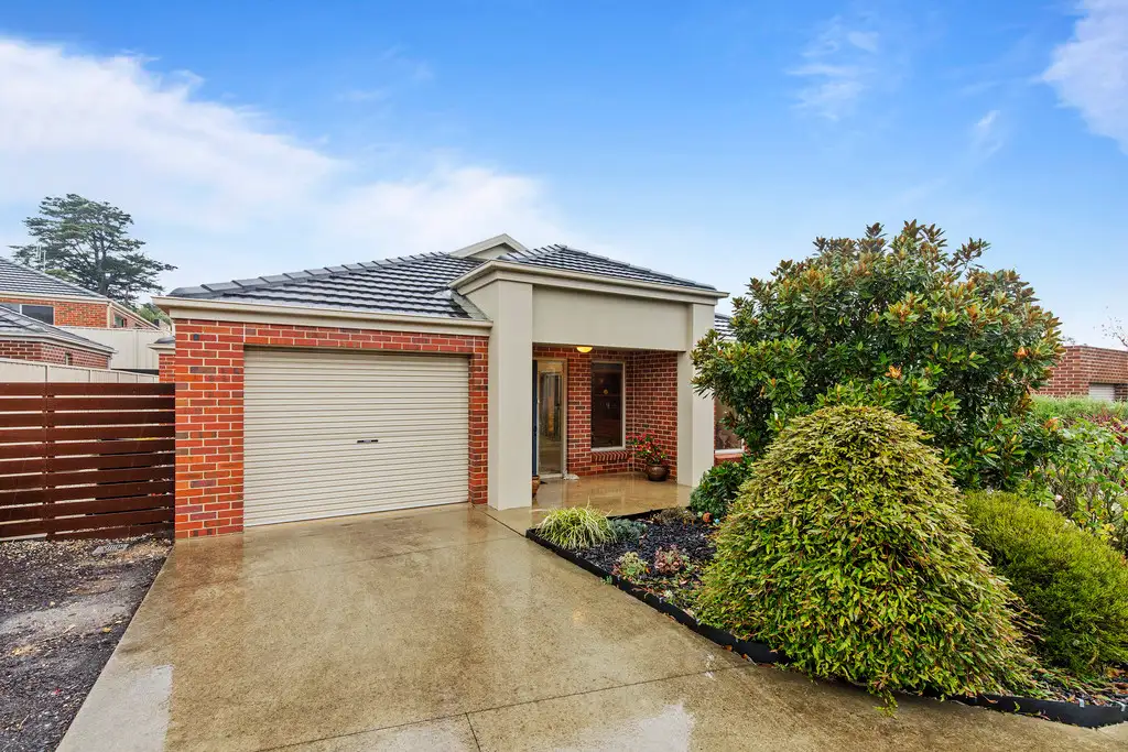 Main view of Homely townhouse listing, 2/27 Basham Street, Ararat VIC 3377