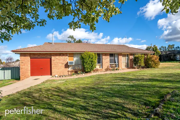 21 Hargraves Crescent, Orange NSW 2800