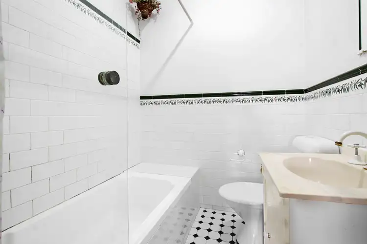 Fifth view of Homely house listing, 39 Neerini Avenue, Smithfield NSW 2164