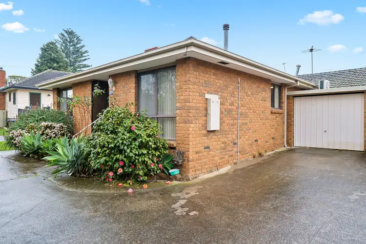 Main view of Homely unit listing, 2/5 Neilson Street, Bayswater VIC 3153