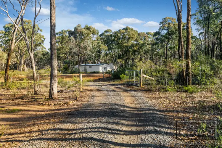 5 Kooroork Lane, Junortoun VIC 3551