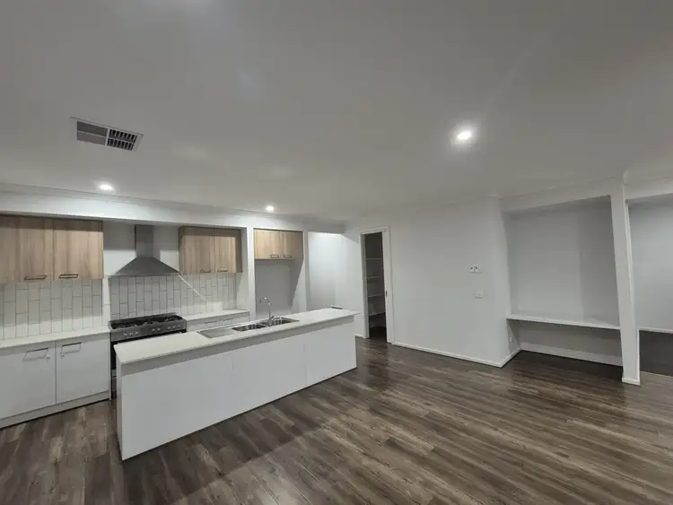 10 Artful Street, Donnybrook VIC 3064