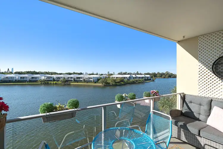 49/5074 Emerald Island Drive, Carrara QLD 4211
