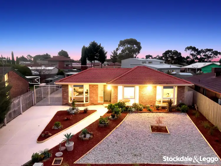 8 Merdon Place, Kurunjang VIC 3337