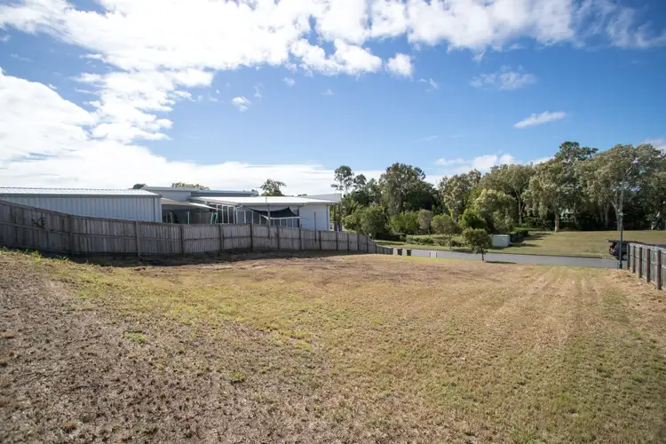 14 Caroval Drive, Rural View QLD 4740