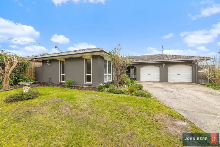 23 Cemetery Road, Moe VIC 3825