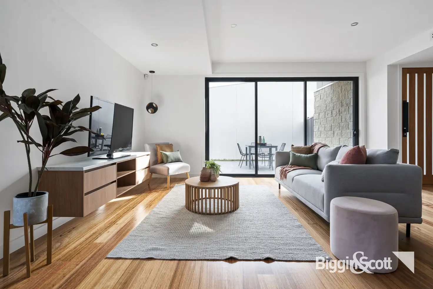 Main view of Homely townhouse listing, 2/74 Oxford Street, Newport VIC 3015