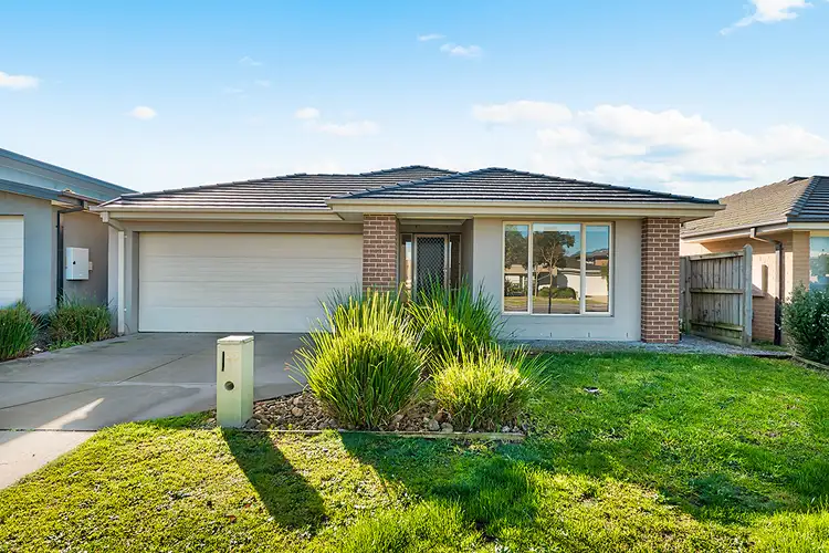 25 Lineham Drive, Cranbourne East VIC 3977