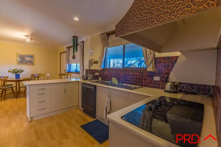 Fifth view of Homely house listing, 8 Myndee Avenue, Tamworth NSW 2340