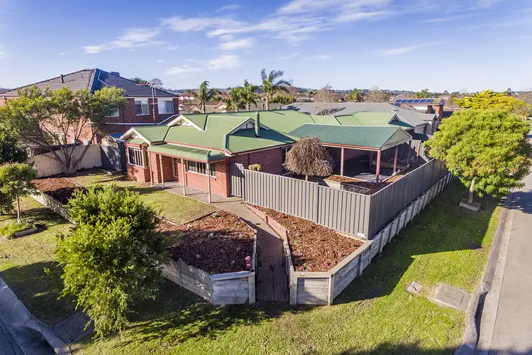 Fifth view of Homely house listing, 10 Avery Court, Narre Warren VIC 3805