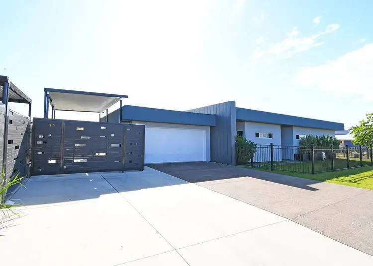 2 Songbird Place, Urraween QLD 4655