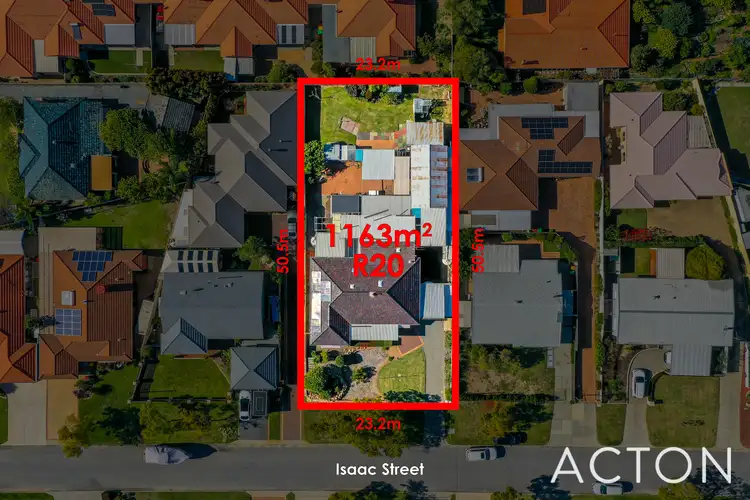 6 Isaac Street