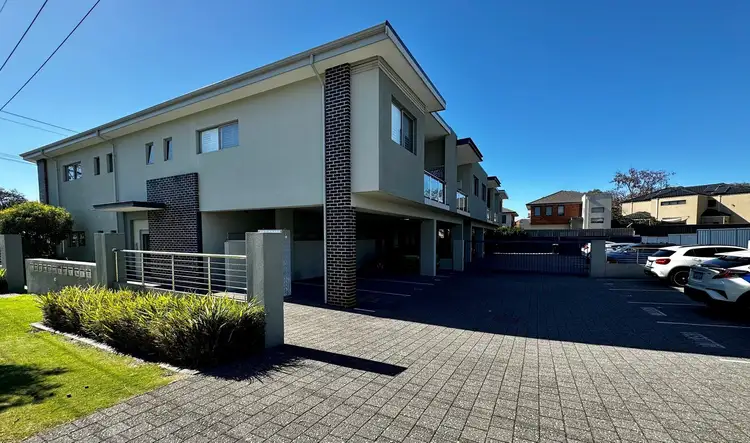 3/40 Muir St, Innaloo WA 6018