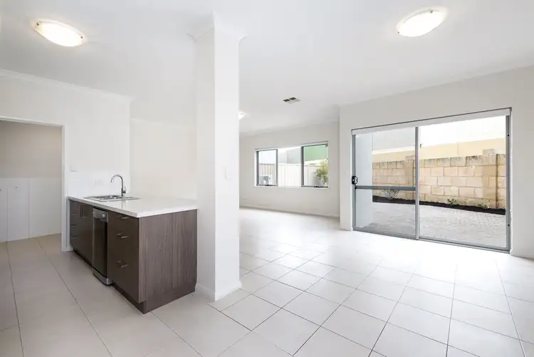 Fifth view of Homely house listing, 31/75 Baler Court, Hammond Park WA 6164