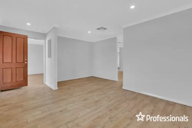 Fourth view of Homely house listing, 2 Zaragoza Court, Seville Grove WA 6112