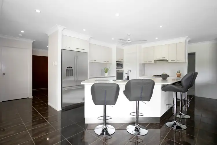 6 Panoramic Drive, Sarina QLD 4737