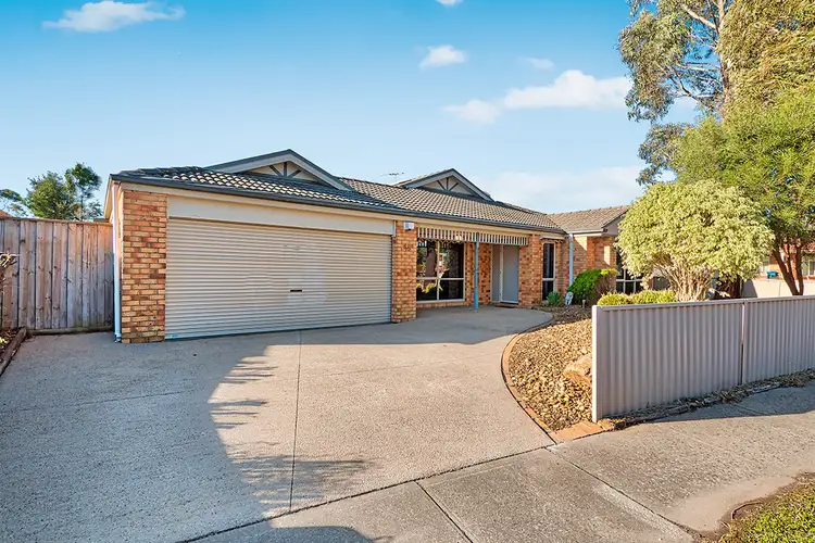 48 Brookland Greens Boulevard, Cranbourne VIC 3977