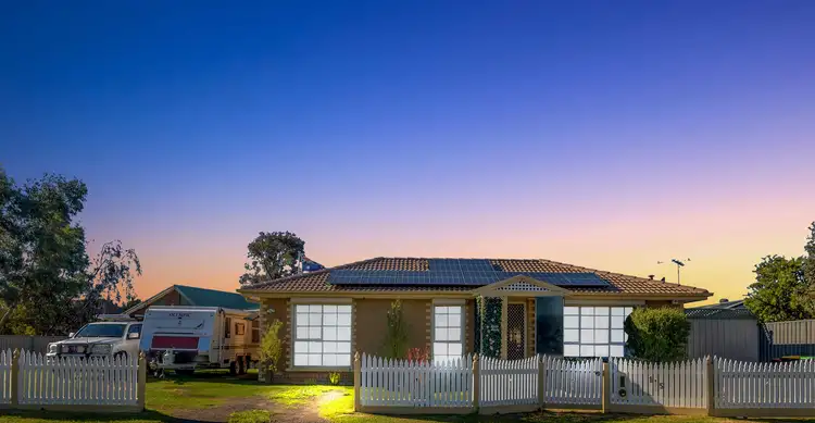 15 Dunvegan Drive, Kurunjang VIC 3337