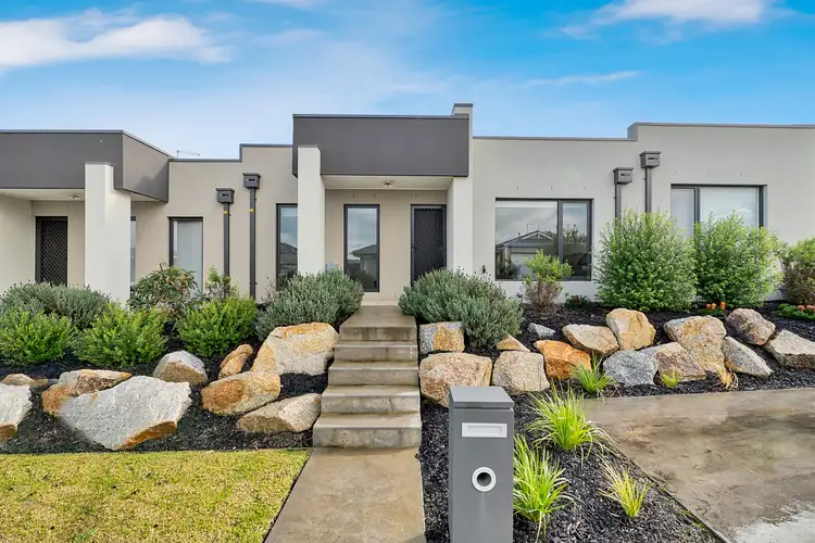 21 Cabernet Way, Pakenham VIC 3810