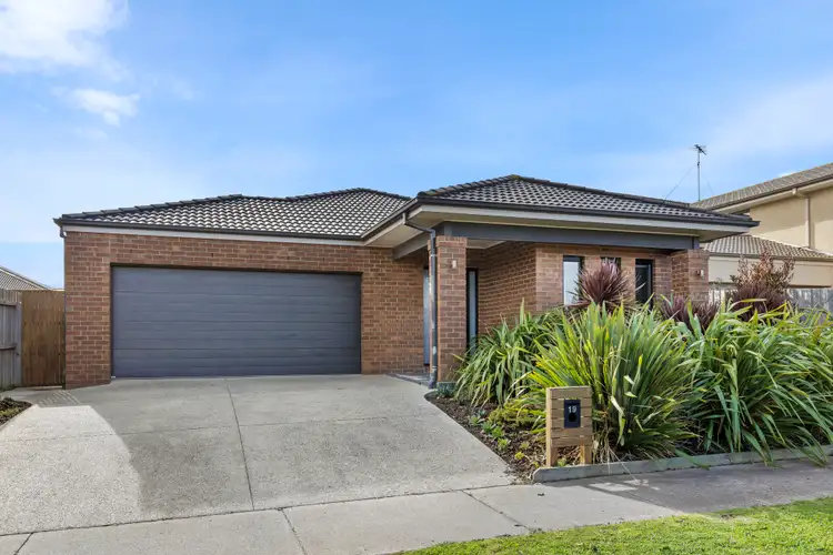 19 Tannin Way, Waurn Ponds VIC 3216