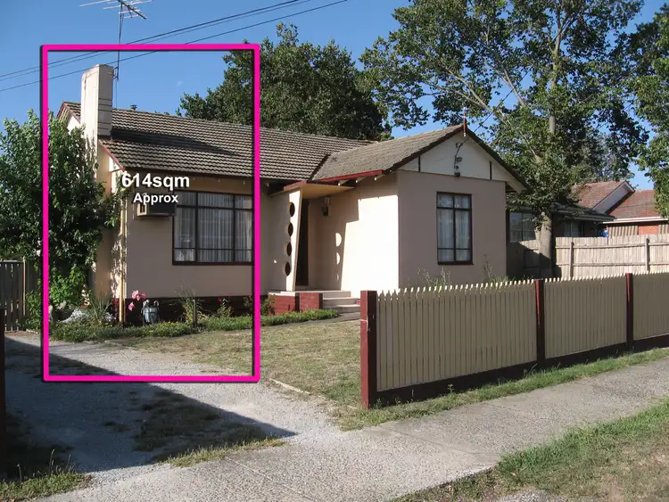 13 Nyrang Street, Chadstone VIC 3148