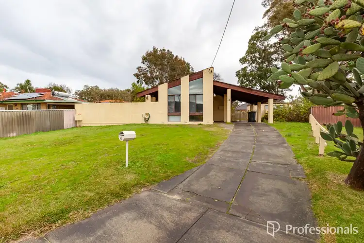 4 Erica Street, Kelmscott WA 6111
