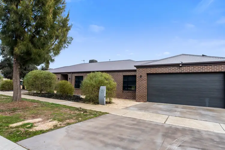 1 McConnell Drive, Junortoun VIC 3551