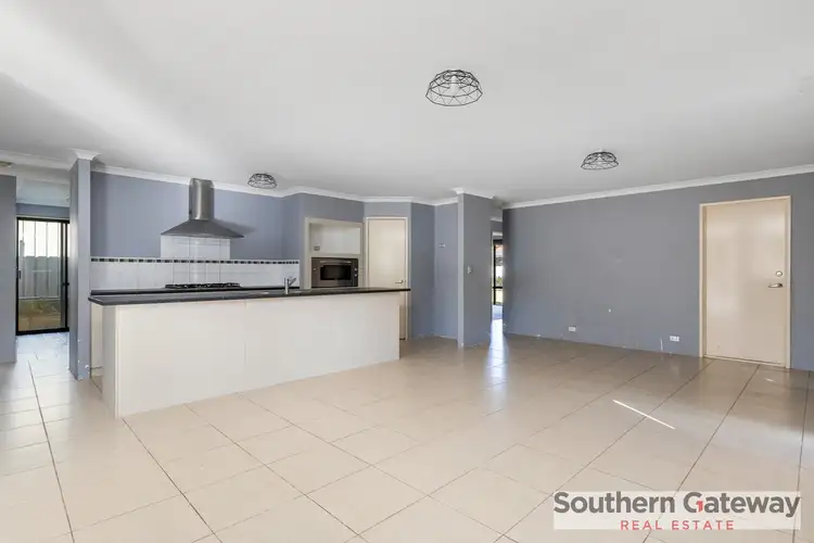 6 Milverton Loop, Leda WA 6170