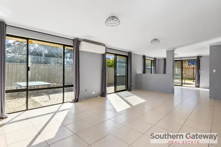 Third view of Homely house listing, 6 Milverton Loop, Leda WA 6170