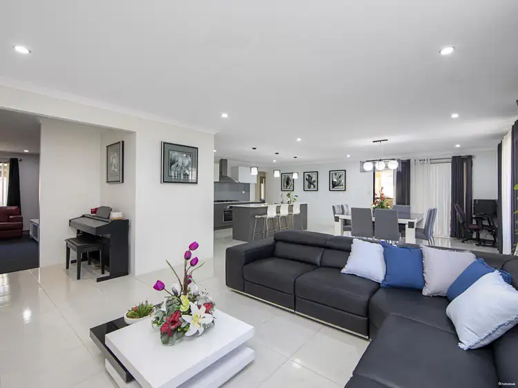 31 Boodjera Bend, Forrestfield WA 6058