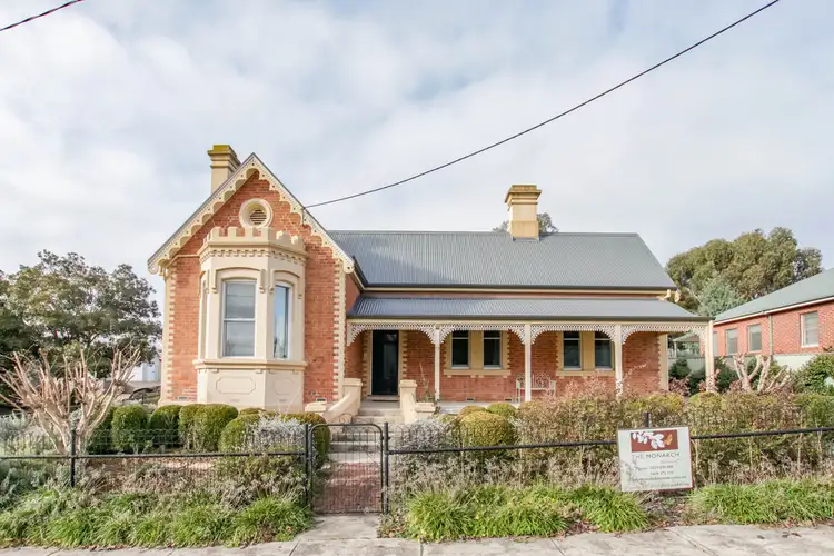 12 Wynyard Street "The Monarch", Tumut NSW 2720