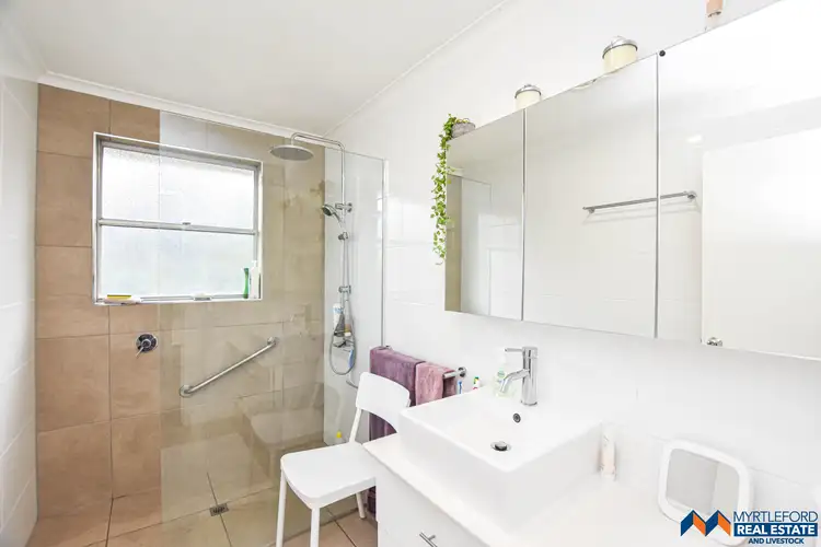 Fifth view of Homely house listing, 2 Woodside Court, Myrtleford VIC 3737