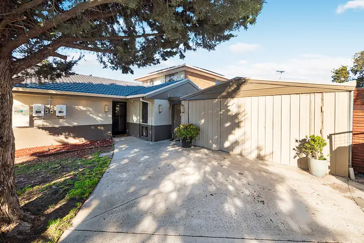 Second view of Homely house listing, 4 Hindmarsh Court, Cranbourne North VIC 3977