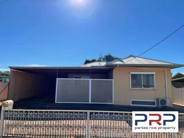 8 Oxley Street, Parkes NSW 2870