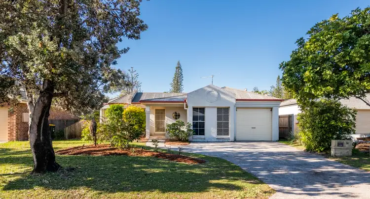 14 Beachside Way, Yamba NSW 2464