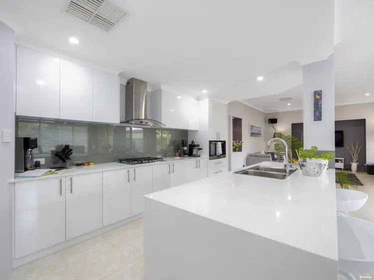 22 Regency Ramble, Wattle Grove WA 6107
