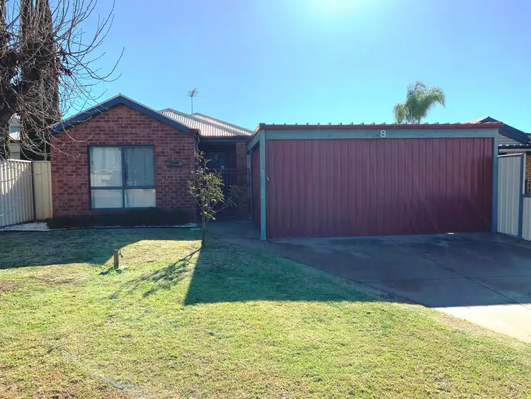 8 Rosedale Ct, Buronga NSW 2739