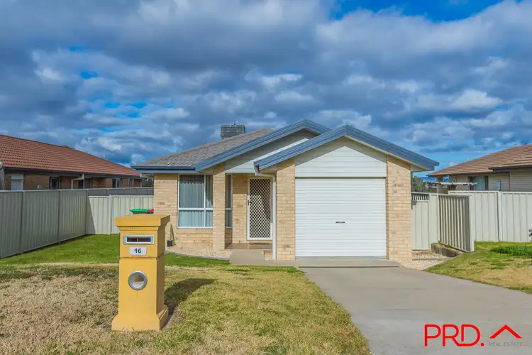 16 Tulipwood Crescent, Tamworth NSW 2340