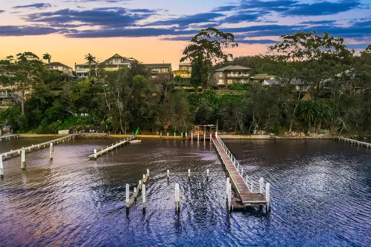 35 Coogee Road, Point Clare NSW 2250