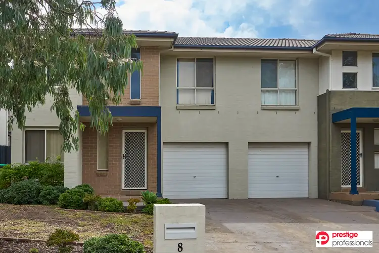 8 Northampton Drive, Glenfield NSW 2167